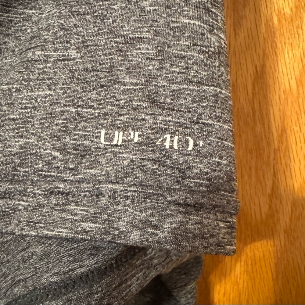 Men's Nike Dri-FIT UPF 40+ Hydroguard
Short Sleeve Swim Tee in grey heather. - Picture 5 of 6